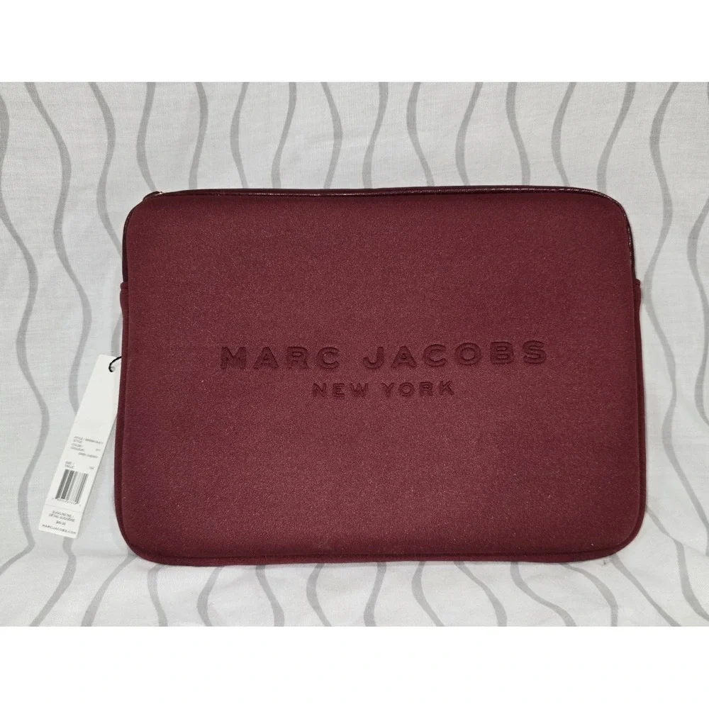 Marc Jacobs New‎ York Tablet Sleeve Padded Red Zip Logo Dark Cherry